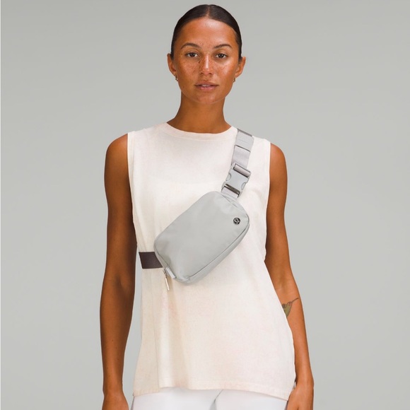 Lululemon Everywhere Belt Bag - Picture 6 of 6
